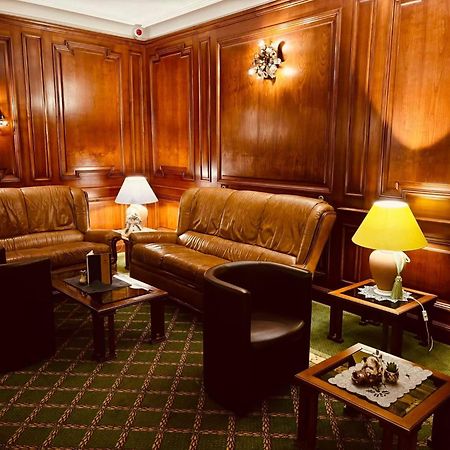 Hotel Restaurant Aux Trois Roses Ла-Петіт-П'єрр Екстер'єр фото