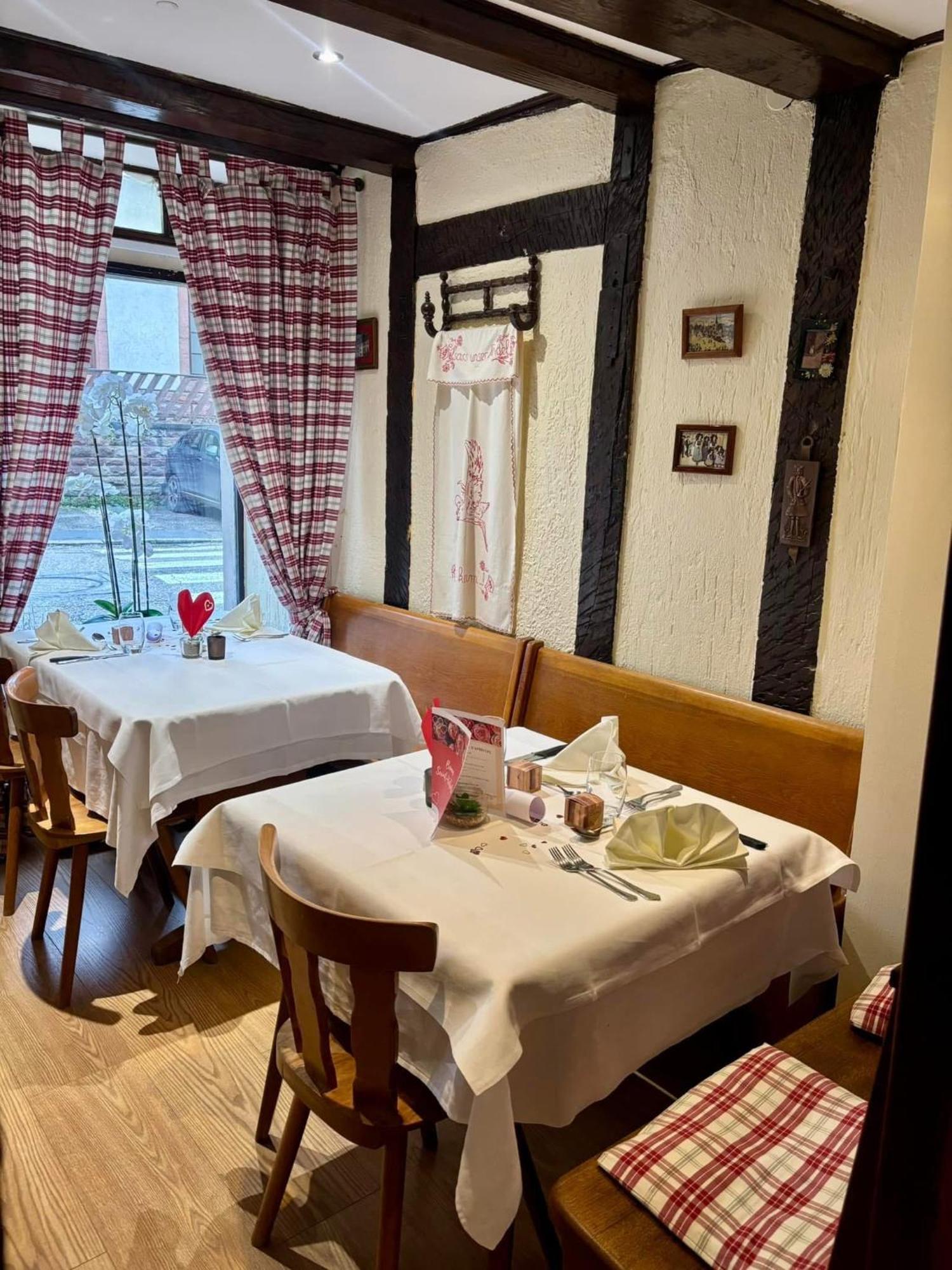 Hotel Restaurant Aux Trois Roses Ла-Петіт-П'єрр Екстер'єр фото
