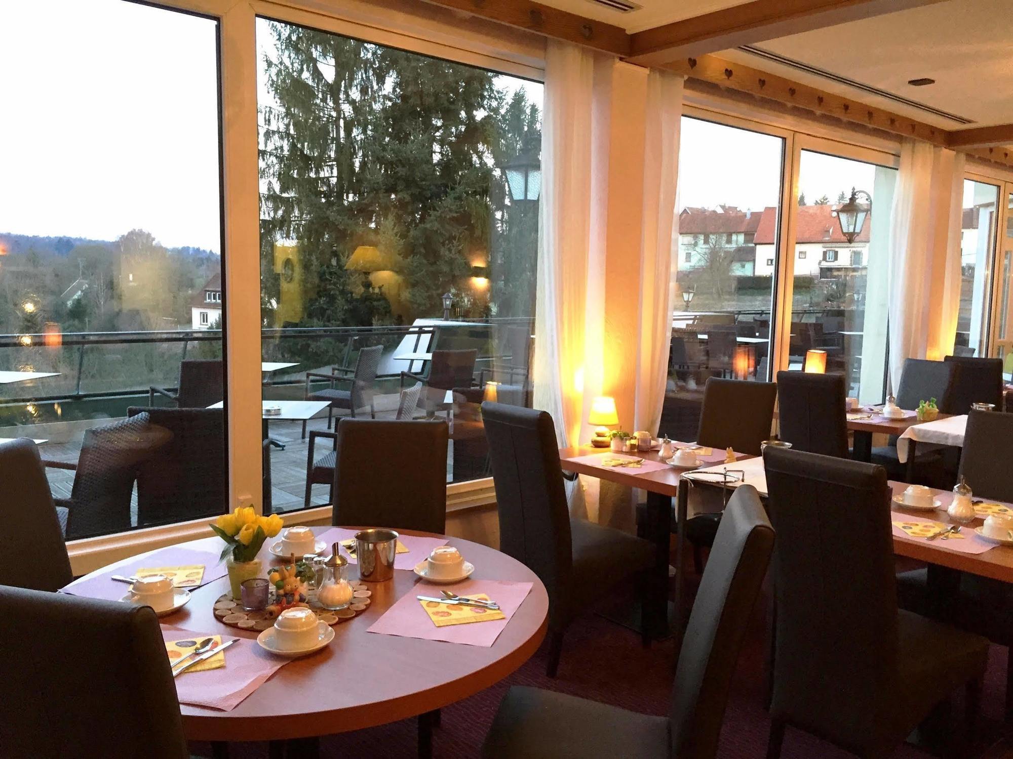 Hotel Restaurant Aux Trois Roses Ла-Петіт-П'єрр Екстер'єр фото