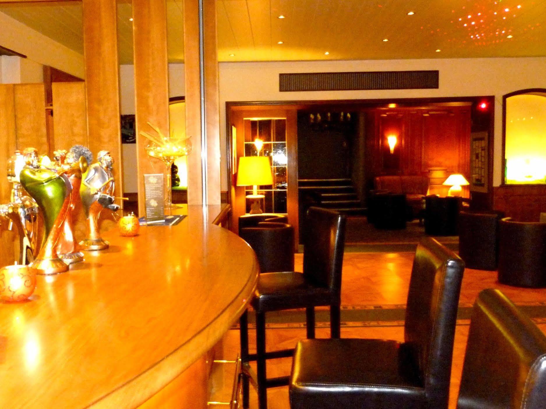 Hotel Restaurant Aux Trois Roses Ла-Петіт-П'єрр Екстер'єр фото